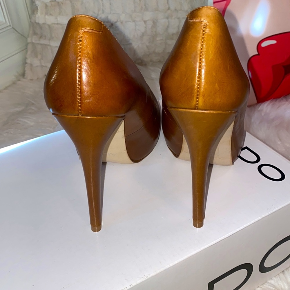 Heels - Picture 2 of 7